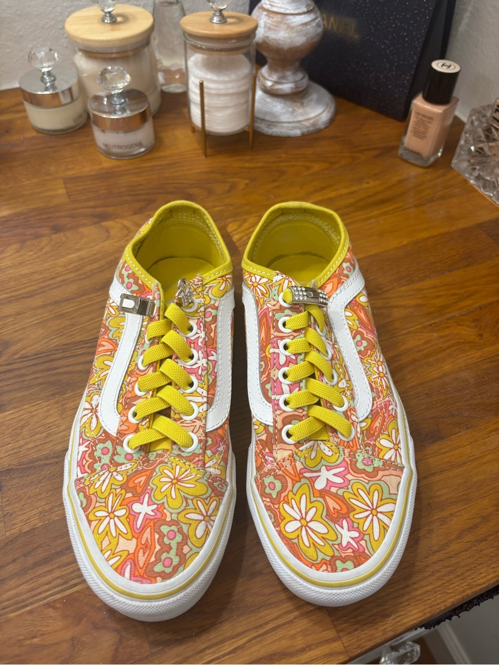 Vans Floral Lace-Up Canvas Sneakers in Yellow and Orange women’s 6.5 worn